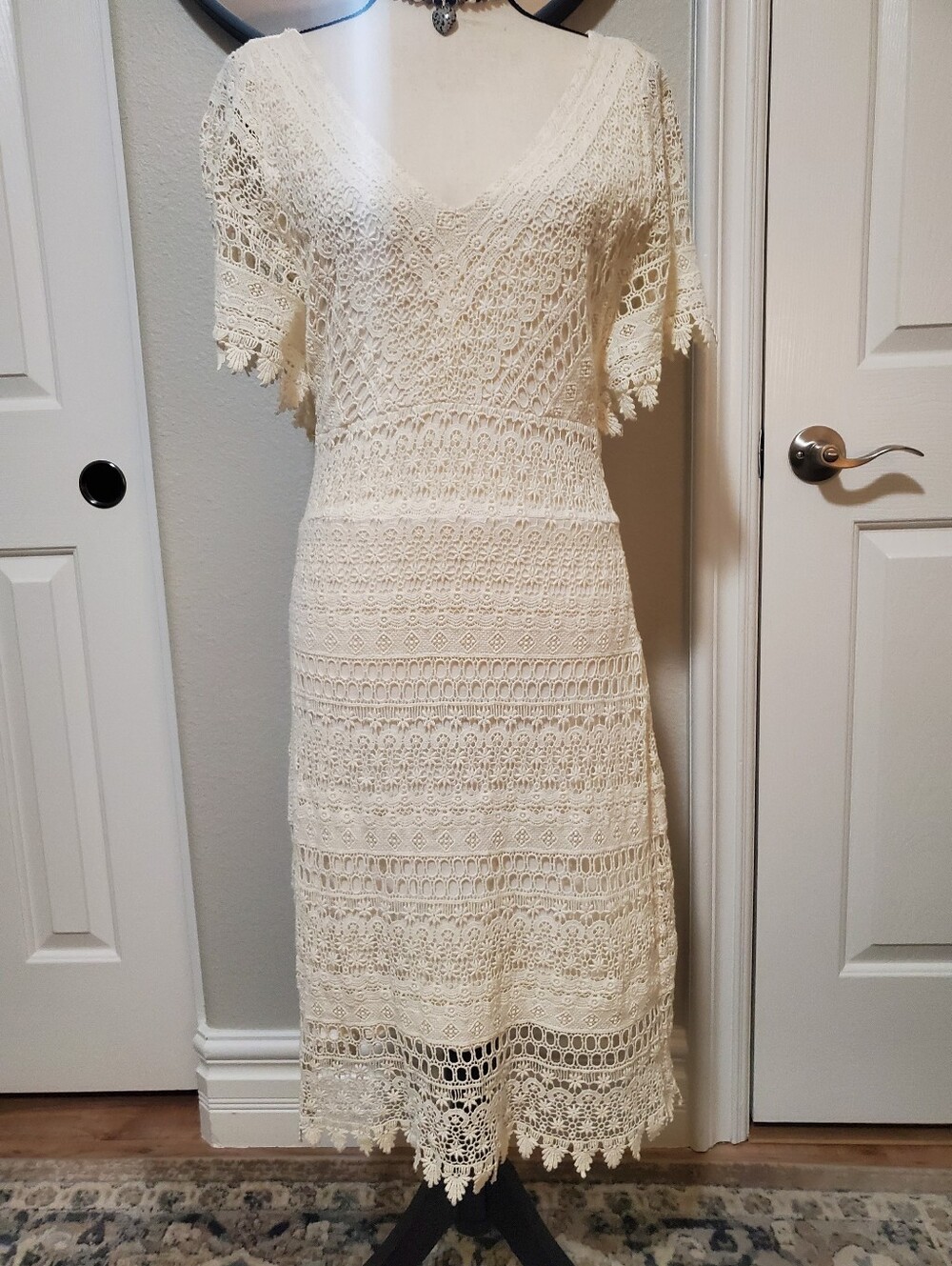 Crochet Dress Size MEDIUM Perfect Condition, Lined!